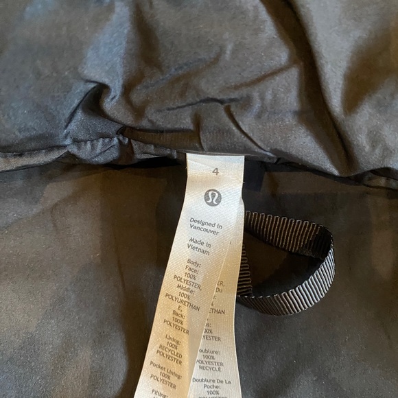 New with Tags — Lululemon - Rain Rebel Insulated Jacket- Size 4 - Black - Picture 5 of 10